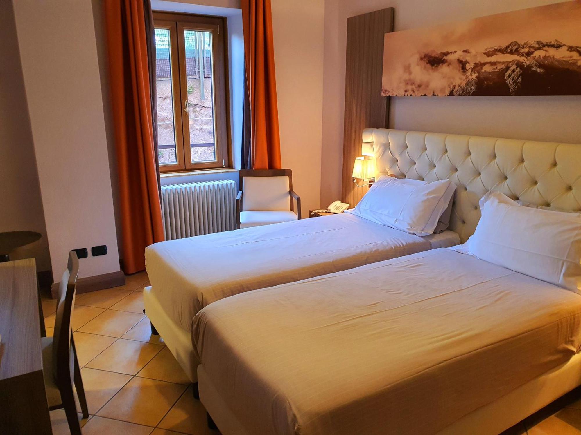 Hotel Garni Cristallo Ponte Di Legno Ruang foto