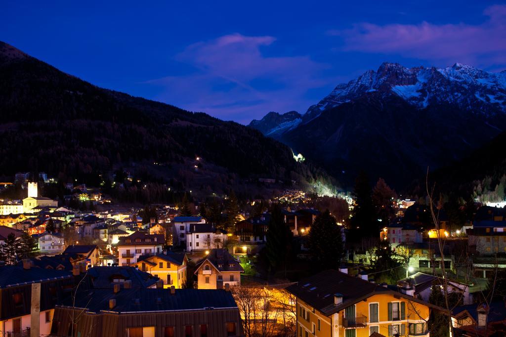 Hotel Garni Cristallo Ponte Di Legno Bagian luar foto